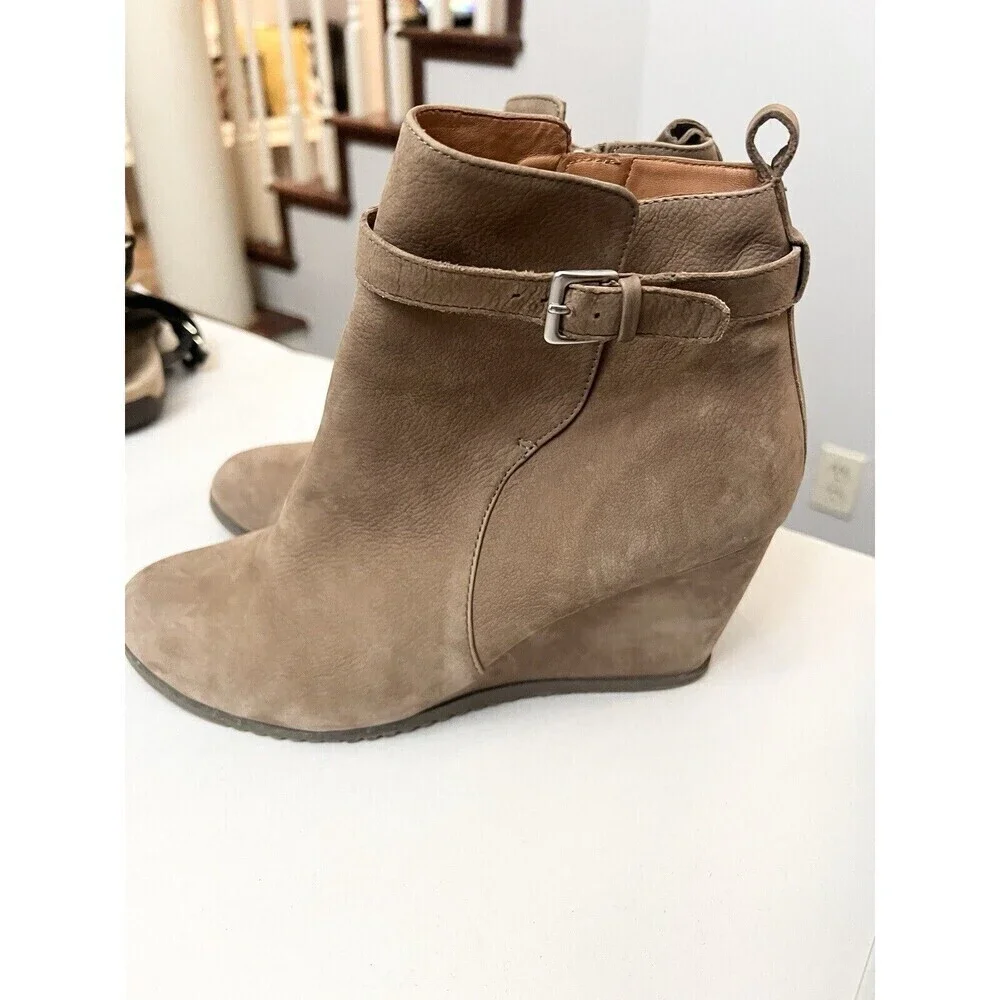 Gentle Souls By Kenneth Cole Gabriel Wedge Booties Suede Leather size 10 Brown